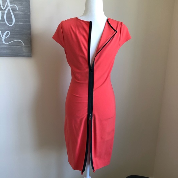 Kenneth Cole Coral Ruched V-Neck Dress, Size 4 - Picture 4 of 6